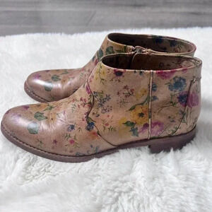 Patricia Nash Womens Carla
Ankle Booties Prairie Rose Floral